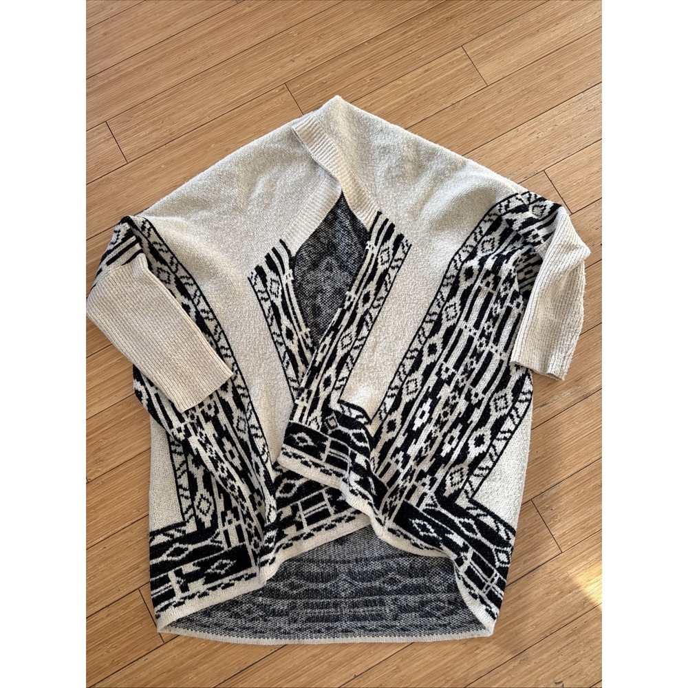 BCBG Max Azria Cardigan S/M Comfy Women's Cream and Black Open Front